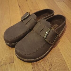 NWOT Mountain Sole Brown Faux Leather Clogs 6